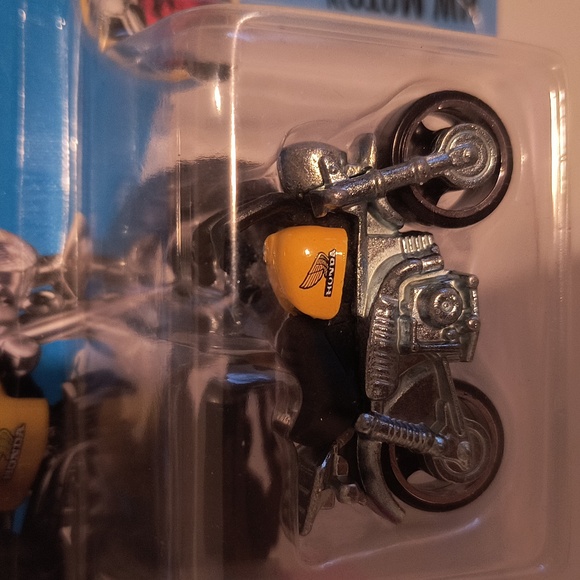 D11 Hot Wheels  Honda Monkey Z50 - Picture 2 of 3